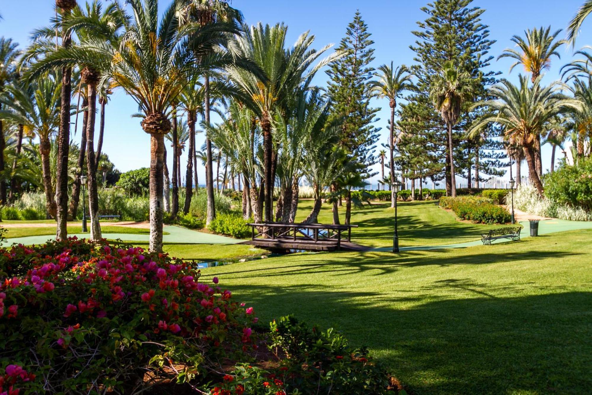 Marbella Banus Suites - Lily Playas Del Duque Banus Beach Apartment Exterior foto